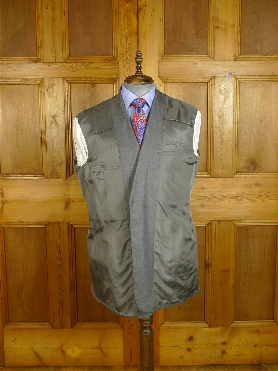 24/0837 anderson & sheppard 2003 savile row bespoke lighter-weight grey pick weave worsted suit 46-47 regular to long