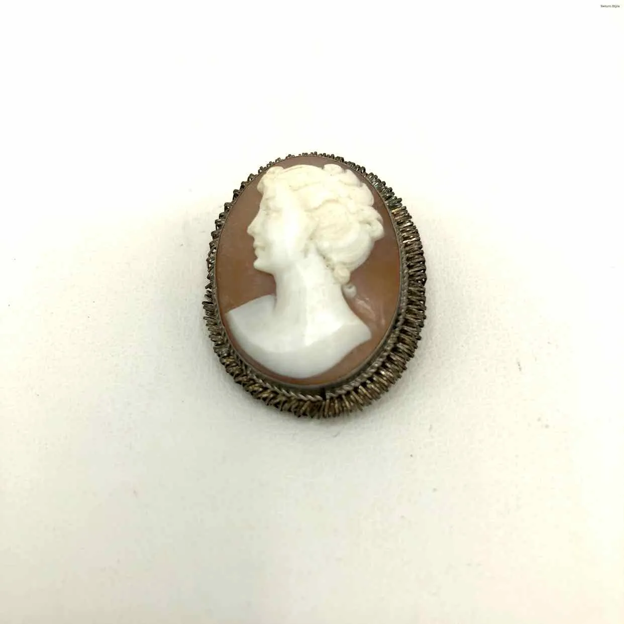 800 Silver Shell Vintage Oval Cameo