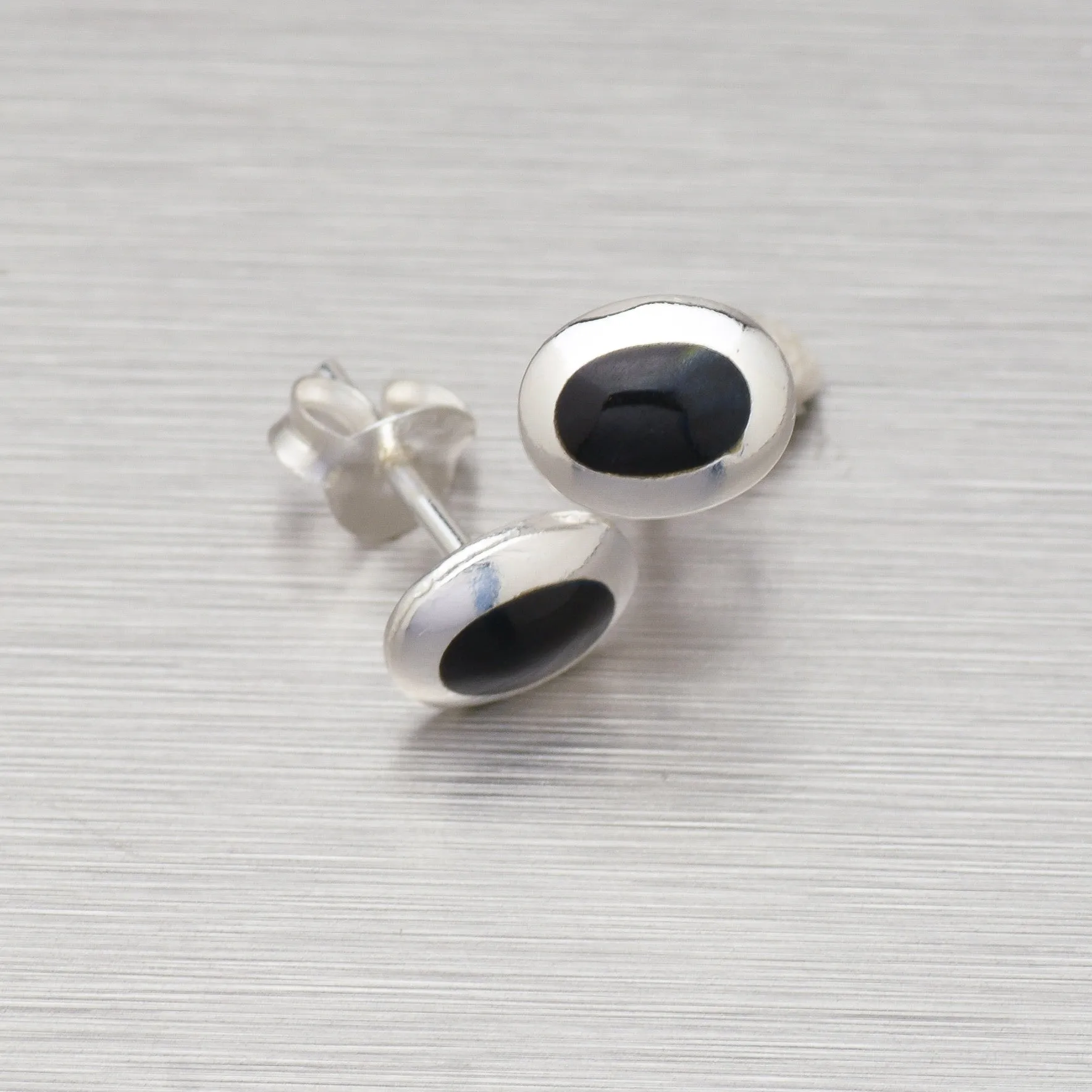 Black Shell Small Oval Stud Earrings